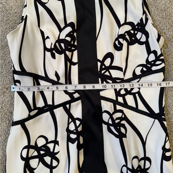 London Times Monochrome Abstract Dress - Picture 4 of 7